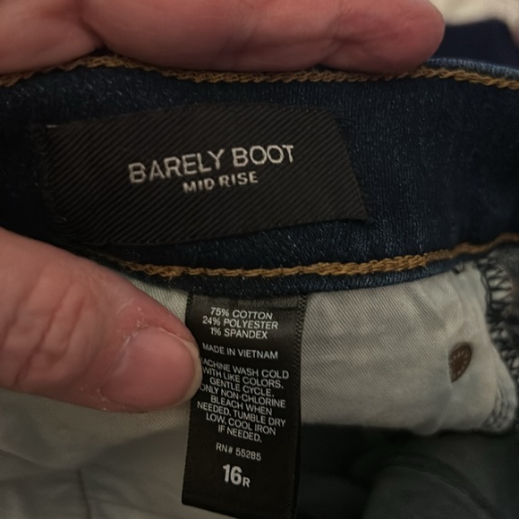 Express Barely Boot Sz 16 denim jeans in great used condition - Picture 4 of 4